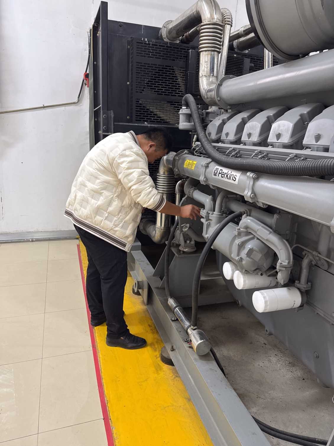 盘锦上柴柴油机发电机组维修：保障动力稳定